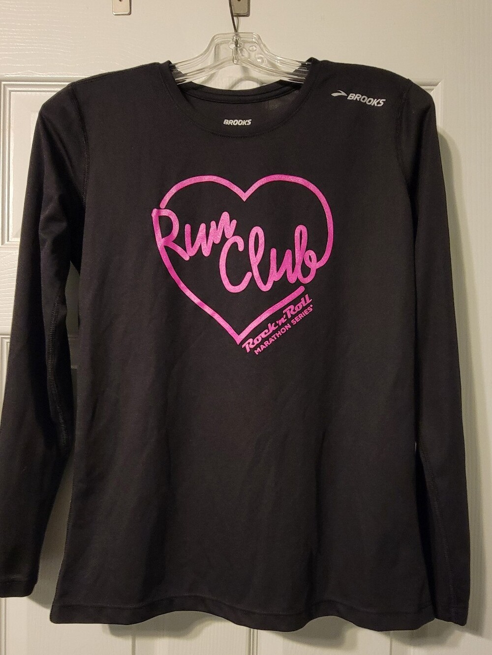 Brooks Black Long-Sleeve 'Run Club' Tee with Pink Heart Graphic